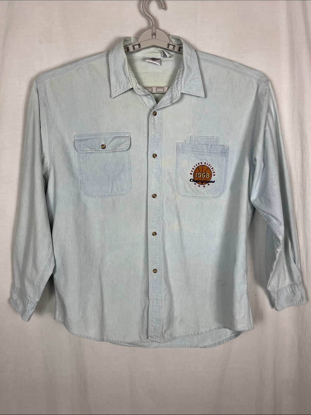 90's Acme Looney Tunes 1968 Basketball Taz & Bugs Bunny Blue Button Up Shirt